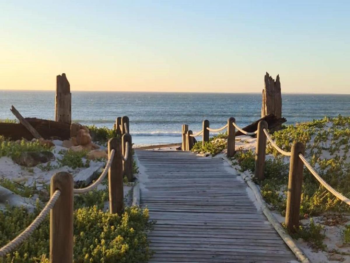 Cape Town Beachfront Apartments At Leisure Bay Exterior photo